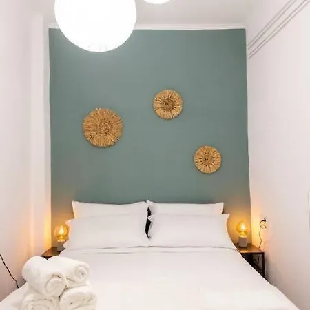 Ophelia Apartment *